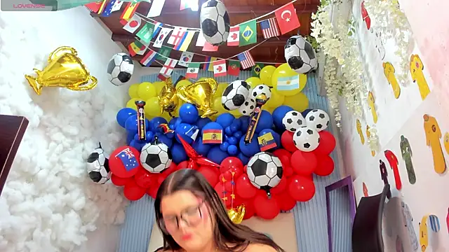 Danniela18  online show from July 13, 2026, 11:46 am