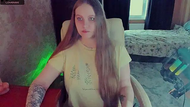 Snapshot of Alice_Dreamgirl_ chatting on February 8, 2025, 12:17 pm Alice Dreamgirl online show from February 8, 2025, 12:17 pm