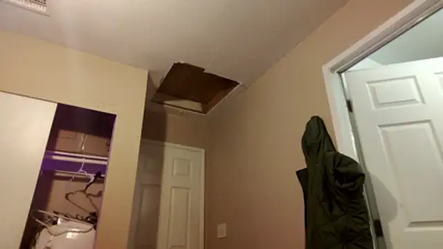 Huntzg23 online show from December 18, 2025, 12:44 pm