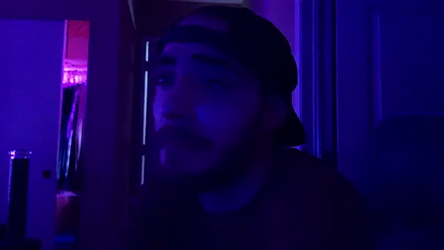 Huntzg23 online show from May 6, 2026, 3:35 am