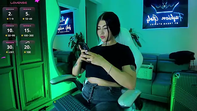 MegganLuna online show from December 21, 2024, 2:52 am