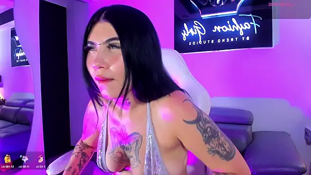 MegganLuna online show from December 31, 2024, 11:28 pm