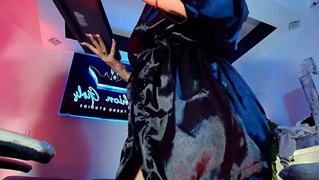 MegganLuna online show from January 14, 2025, 2:40 am