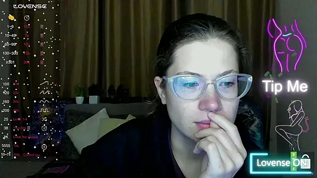 Snapshot of Alicia_redfollow chatting on October 24, 2025, 5:04 am Alicia redfollow online show from October 24, 2025, 5:04 am