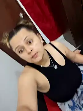 Snapshot of Miss_balloonsmila chatting on December 30, 2024, 9:29 pm Miss balloonsmila online show from December 30, 2024, 9:29 pm