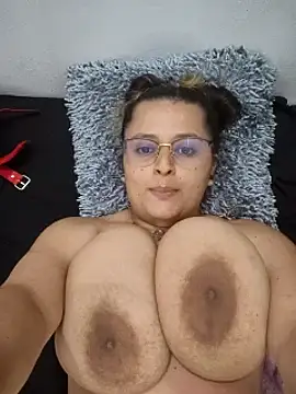 Snapshot of Miss_balloonsmila chatting on January 14, 2025, 3:32 am Miss balloonsmila online show from January 14, 2025, 3:32 am