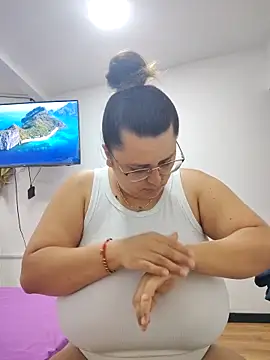 Snapshot of Miss_balloonsmila chatting on September 21, 2025, 4:25 am Miss balloonsmila online show from September 21, 2025, 4:25 am