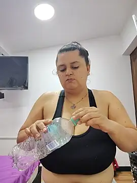 Snapshot of Miss_balloonsmila chatting on October 26, 2025, 4:18 am Miss balloonsmila online show from October 26, 2025, 4:18 am