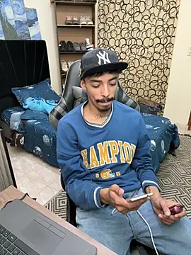 twink latino5 online show from November 29, 2025, 3:09 am