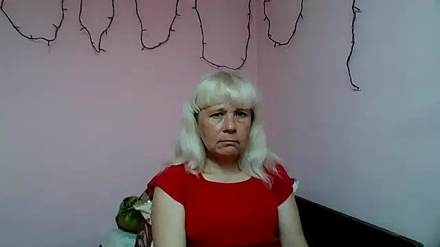 sakura blonde online show from April 2, 2026, 7:44 pm