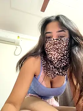 Snapshot of Kirti_Mittal chatting on November 17, 2025, 11:27 am Kirti Mittal online show from November 17, 2025, 11:27 am