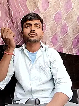 Snapshot of Suraj223kumar chatting on March 3, 2026, 5:35 am Suraj223kumar online show from March 3, 2026, 5:35 am