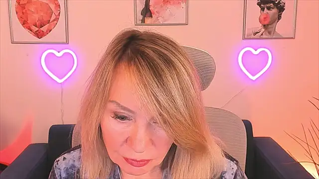 RosalindaFortuna online show from December 26, 2024, 11:32 am