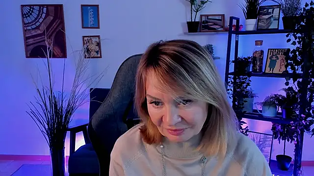 RosalindaFortuna online show from January 5, 2025, 1:58 pm