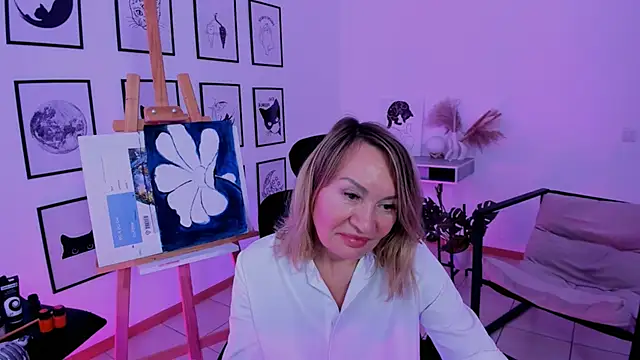 RosalindaFortuna online show from January 10, 2025, 2:23 pm