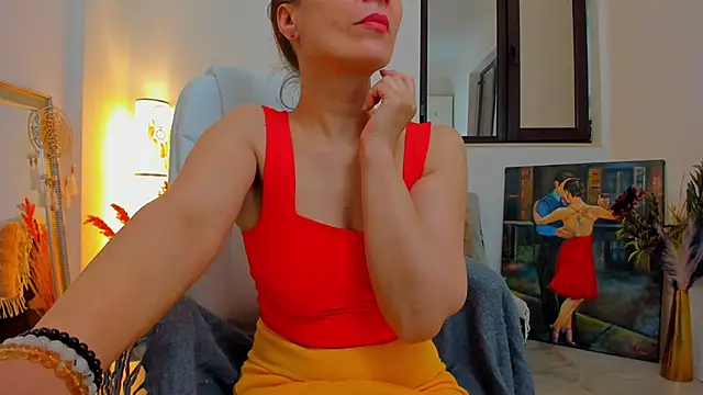 Julya Anna online show from May 6, 2026, 4:30 am