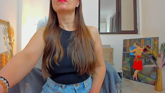 Julya Anna online show from May 19, 2026, 3:57 am