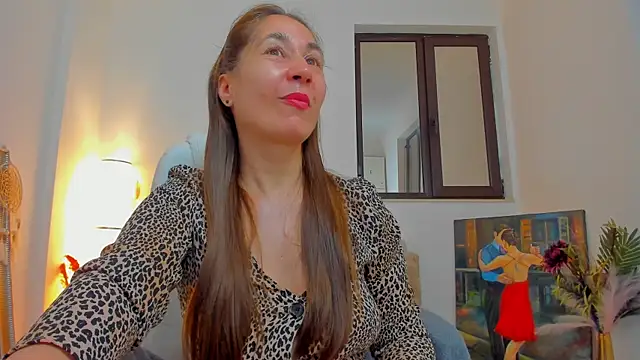 Julya Anna online show from May 24, 2026, 3:55 am
