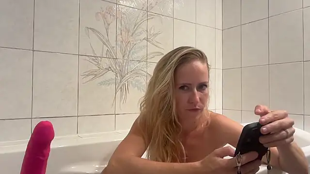 Emmy frenchie online show from September 21, 2025, 6:53 pm