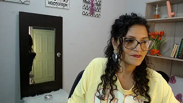arianna ros3 online show from December 30, 2024, 6:38 pm