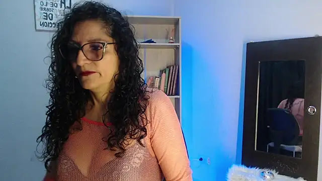 arianna ros3 online show from January 7, 2025, 3:23 pm
