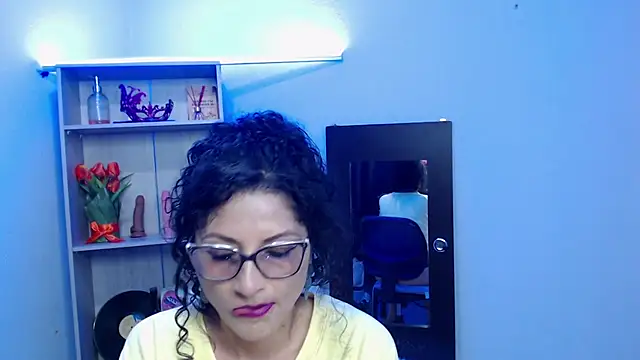 arianna ros3 online show from February 4, 2025, 3:47 pm