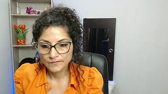 arianna ros3 online show from February 7, 2025, 9:15 pm