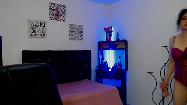 Snapshot of arianna_ros3 chatting on September 19, 2025, 4:07 pm arianna ros3 online show from September 19, 2025, 4:07 pm