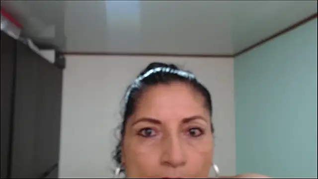 Snapshot of arianna_ros3 chatting on October 2, 2025, 3:41 pm arianna ros3 online show from October 2, 2025, 3:41 pm