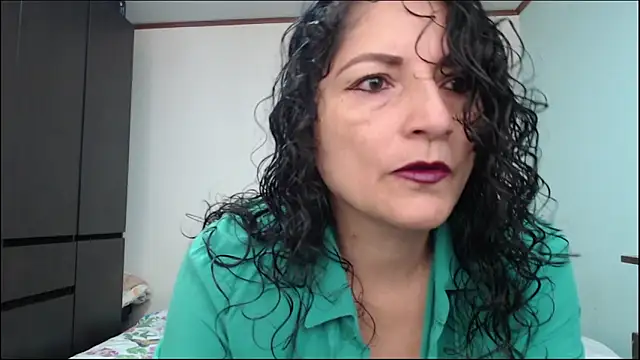 Snapshot of arianna_ros3 chatting on October 13, 2025, 2:17 pm arianna ros3 online show from October 13, 2025, 2:17 pm