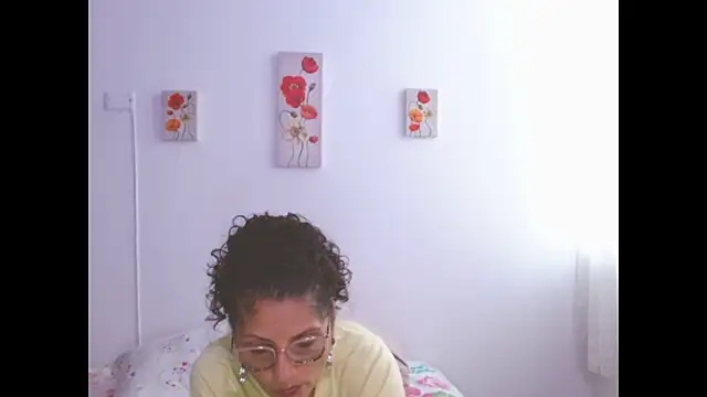 arianna ros3 online show from June 29, 2026, 9:48 pm
