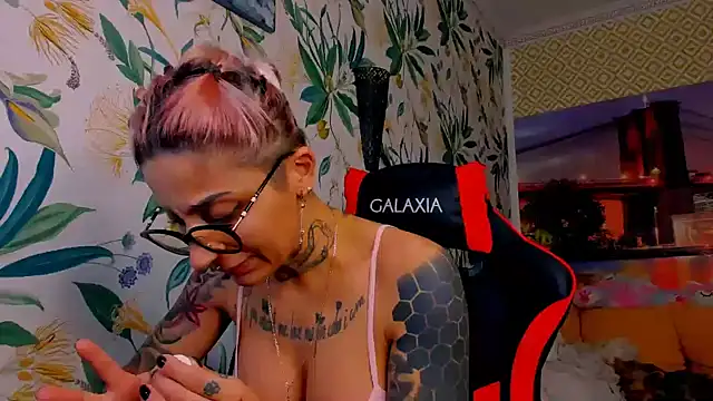 Lucky Deniz online show from December 15, 2025, 9:08 pm