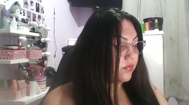 Paolaa hoot online show from February 14, 2025, 5:36 pm