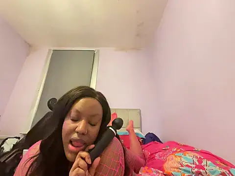 Snapshot of LavenderBuxton chatting on December 22, 2024, 7:52 pm LavenderBuxton online show from December 22, 2024, 7:52 pm