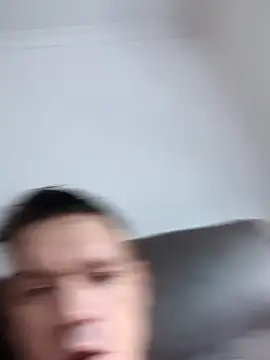 biggnipz online show from November 3, 2025, 2:02 am