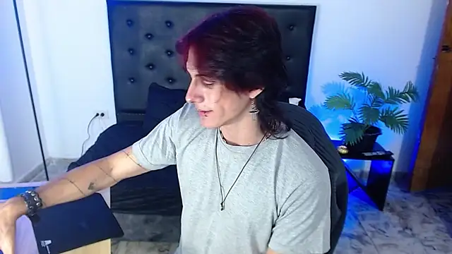 Snapshot of andreey50 chatting on December 3, 2025, 8:51 pm andreey50 online show from December 3, 2025, 8:51 pm