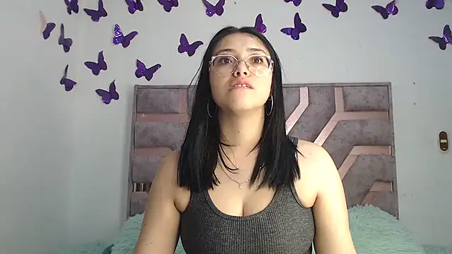 Snapshot of Anny_Fox- chatting on July 7, 2026, 3:42 am Anny Fox- online show from July 7, 2026, 3:42 am