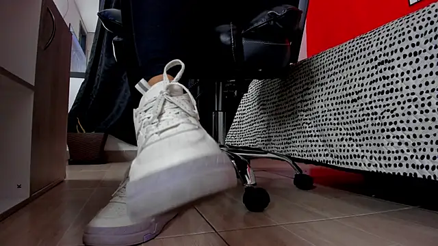 Keiny-Rave online show from October 5, 2025, 1:37 am