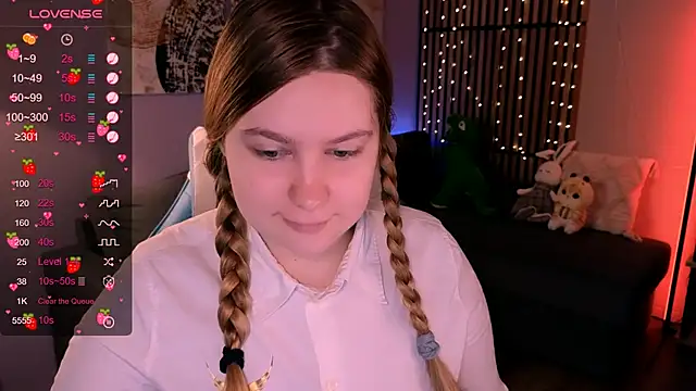 Snapshot of Ellie_Wellie chatting on September 21, 2025, 8:21 pm Ellie Wellie online show from September 21, 2025, 8:21 pm