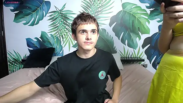 Snapshot of Gurvinder_1 chatting on February 24, 2025, 6:36 pm Gurvinder 1 online show from February 24, 2025, 6:36 pm