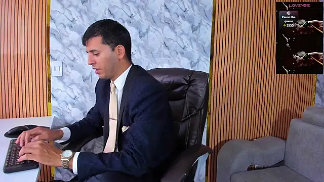 Snapshot of Hideintheoffice chatting on September 20, 2025, 10:11 pm Hideintheoffice online show from September 20, 2025, 10:11 pm