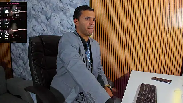 Snapshot of Hideintheoffice chatting on September 25, 2025, 11:08 pm Hideintheoffice online show from September 25, 2025, 11:08 pm