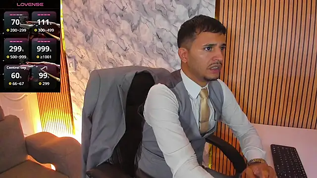 Snapshot of Hideintheoffice chatting on October 24, 2025, 9:11 pm Hideintheoffice online show from October 24, 2025, 9:11 pm