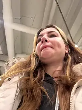 MayaMystic online show from February 4, 2025, 9:07 am