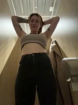 MayaMystic online show from February 21, 2025, 9:13 am