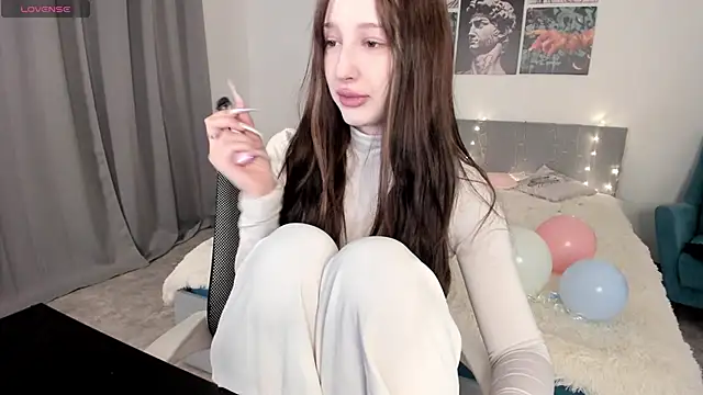 Lissa Meow  online show from April 30, 2026, 2:07 am