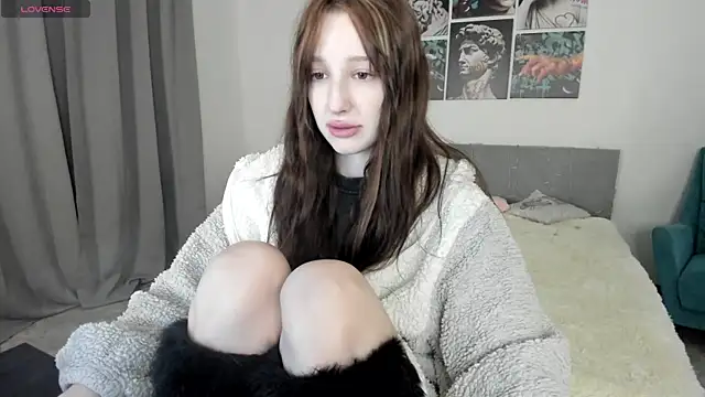 Lissa Meow  online show from May 7, 2026, 1:33 am
