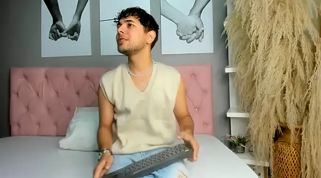 Samir bear online show from January 3, 2025, 12:41 pm