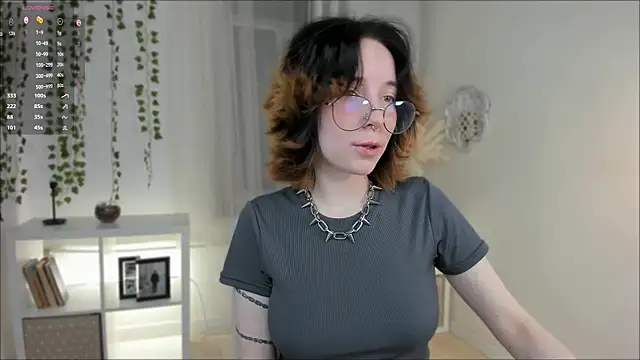 lilithlunna online show from January 15, 2025, 3:33 am