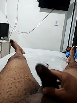 lucasquirao1234 online show from October 8, 2025, 9:29 am